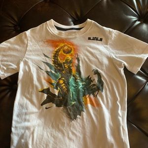 Nike boys XS dry fit basketball logo.
